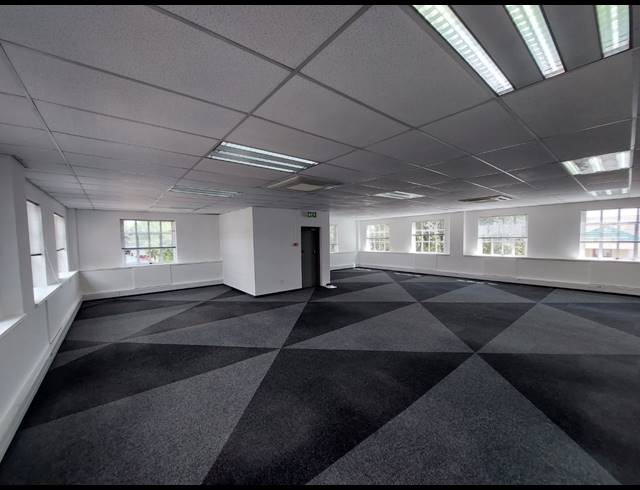 386M² OFFICE TO LET IN BRYANSTON